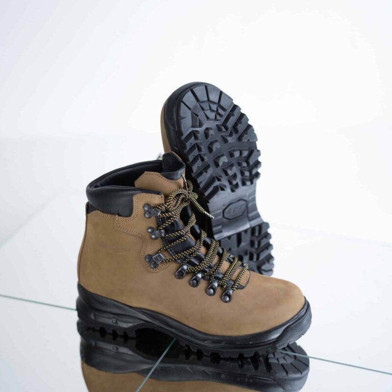 Samelin 5531 Tundra Wanderstiefel – Paar mit sichtbarem Sohlenprofil.