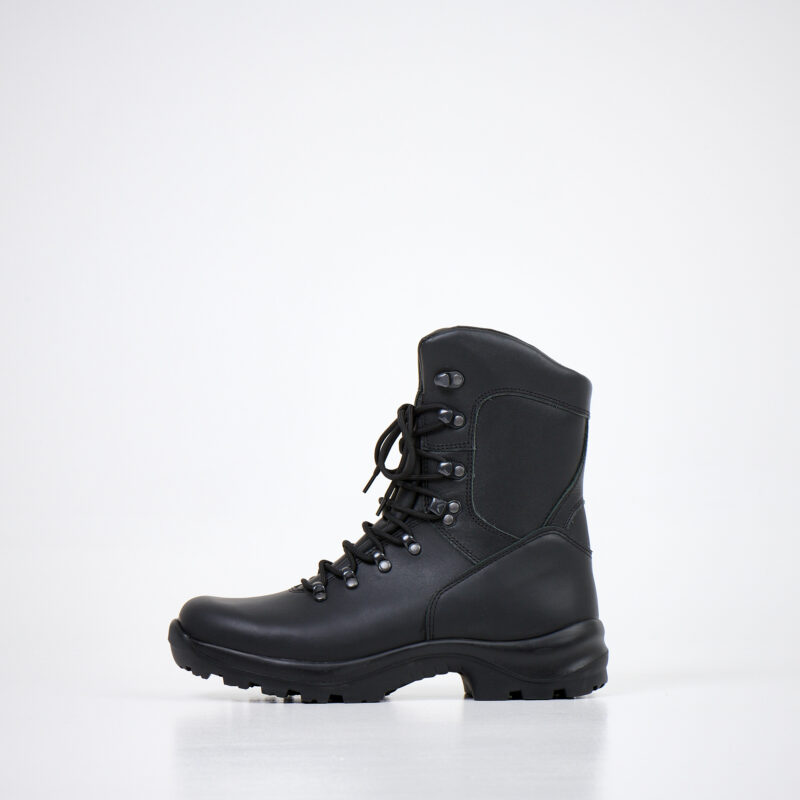 Samelin 739 Black — side profile Black Samelin 739 boot in side profile