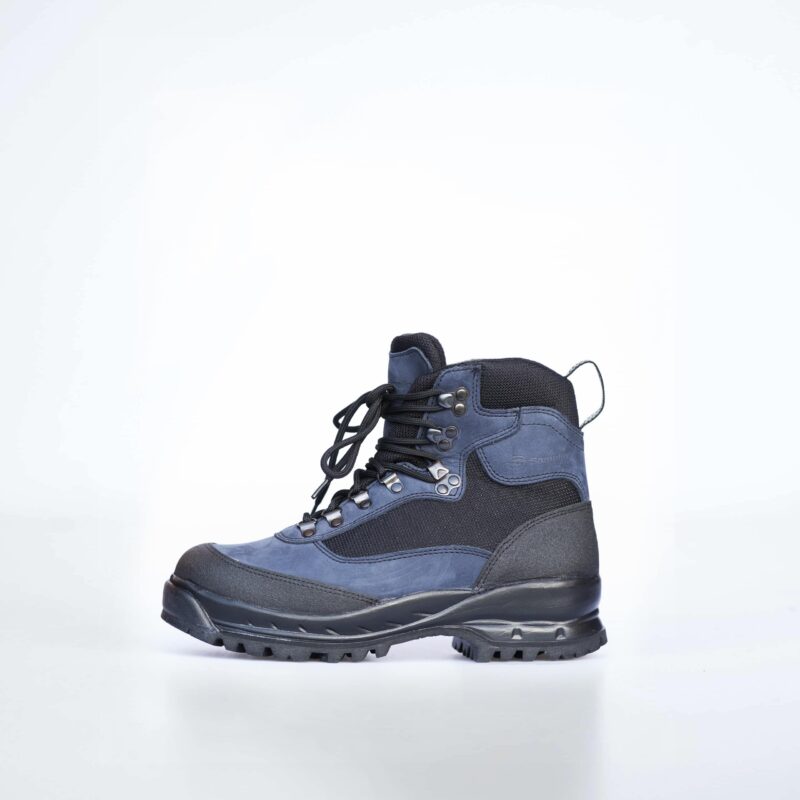 Samelin 550 Marineblau – Seitenansicht Samelin 550 Wanderstiefel in Marineblau in Seitenansicht mit Schnürung und Profilsohle.